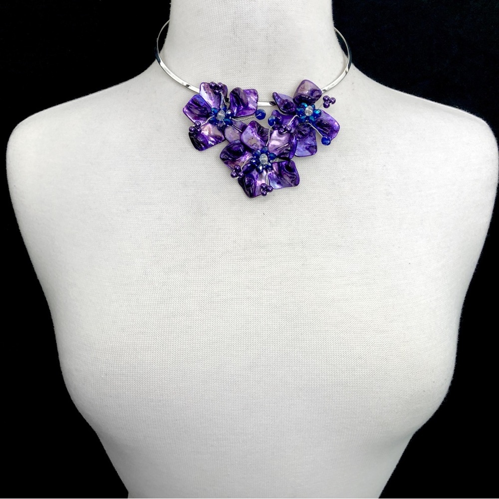 Purple Mother of Pearl Seashell Bead Flower Choker Necklace - Picture 2 of 4